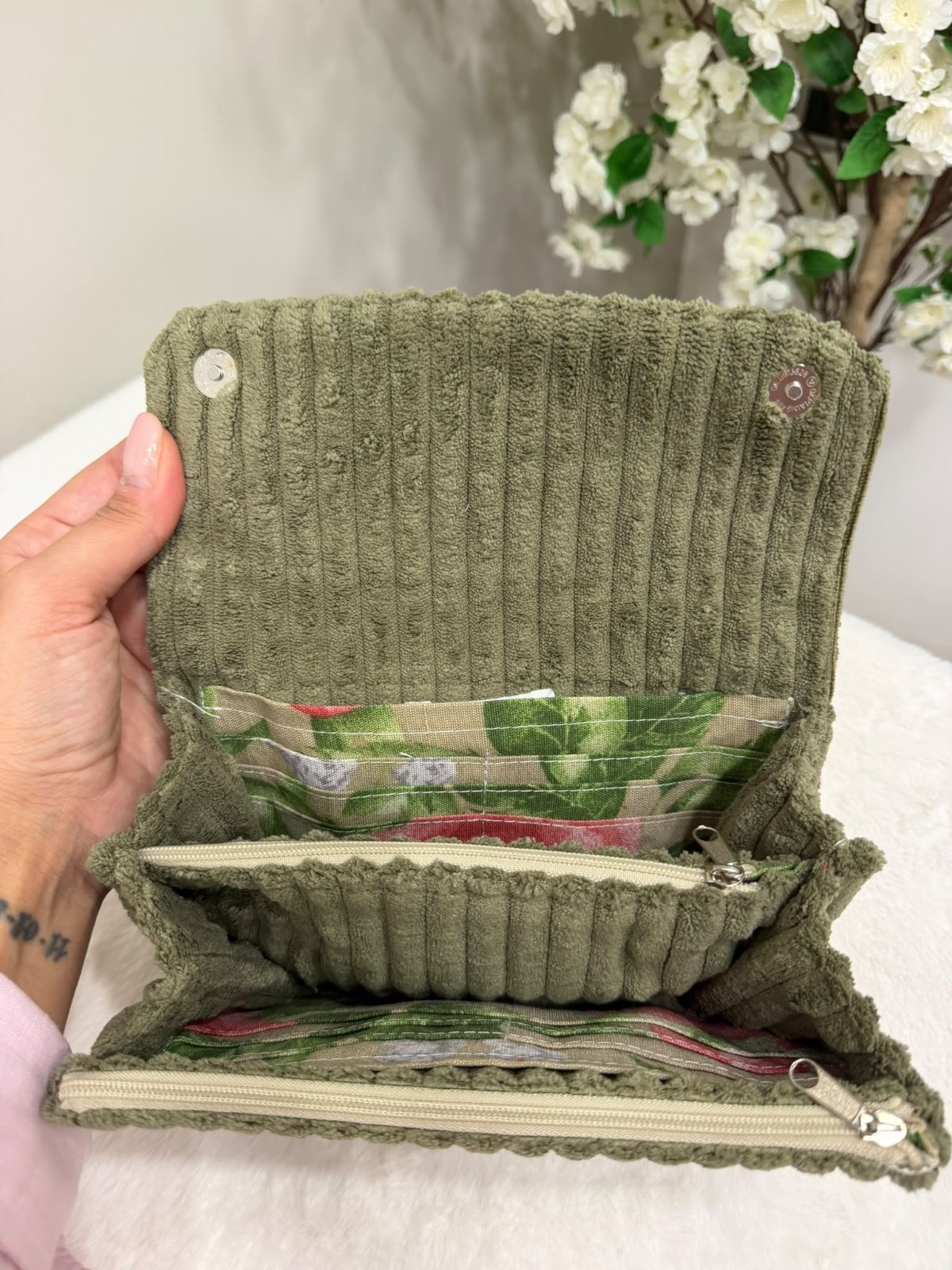 Borsellino Velluto - Verde oliva e rosa rossa