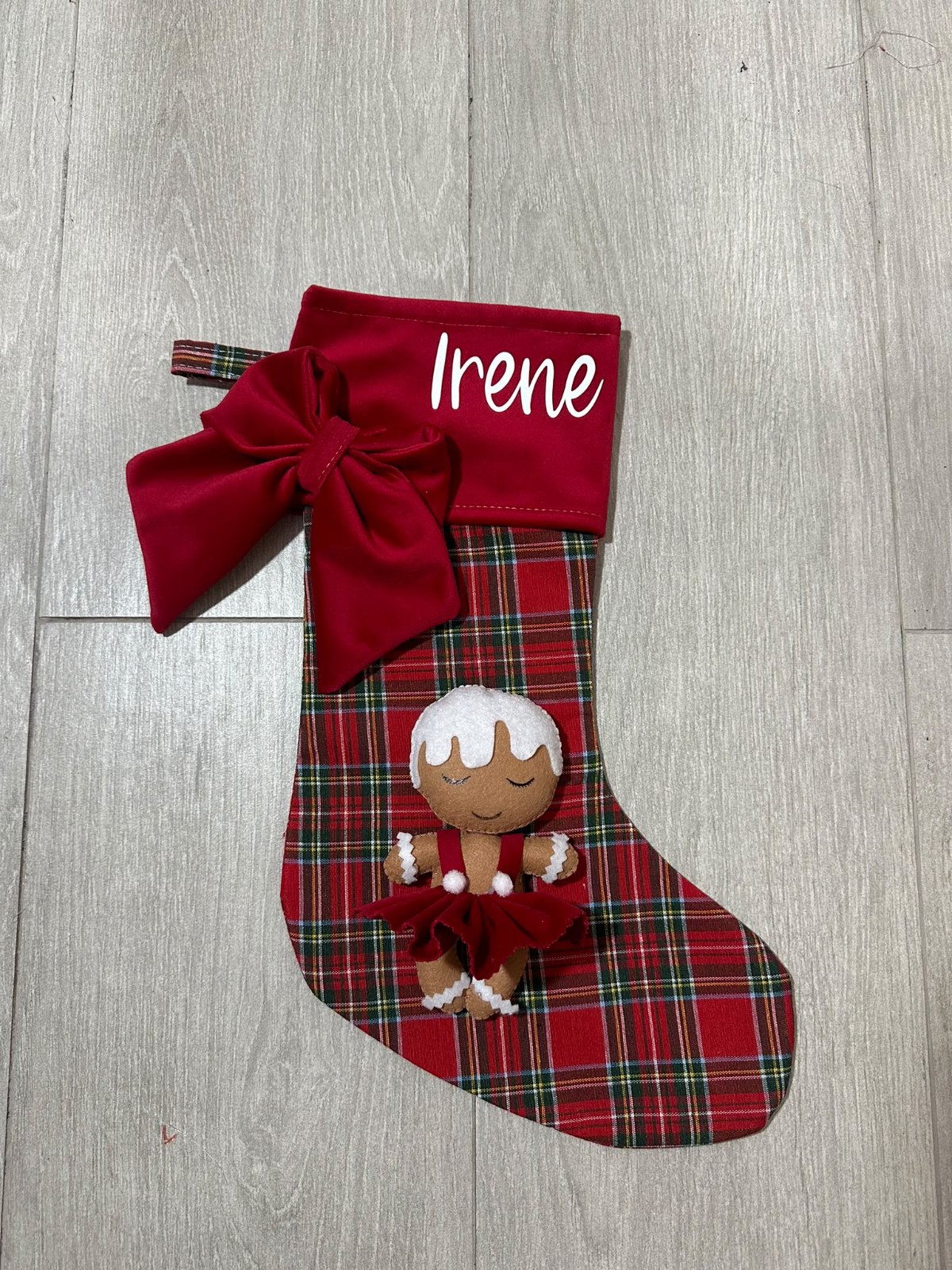 Calza Tartan e Velluto rosso con Omino pan di zenzero