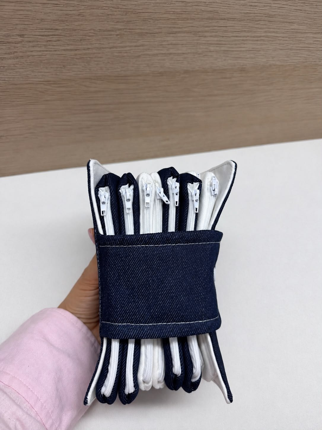 Risparmio - Jeans e Bianco